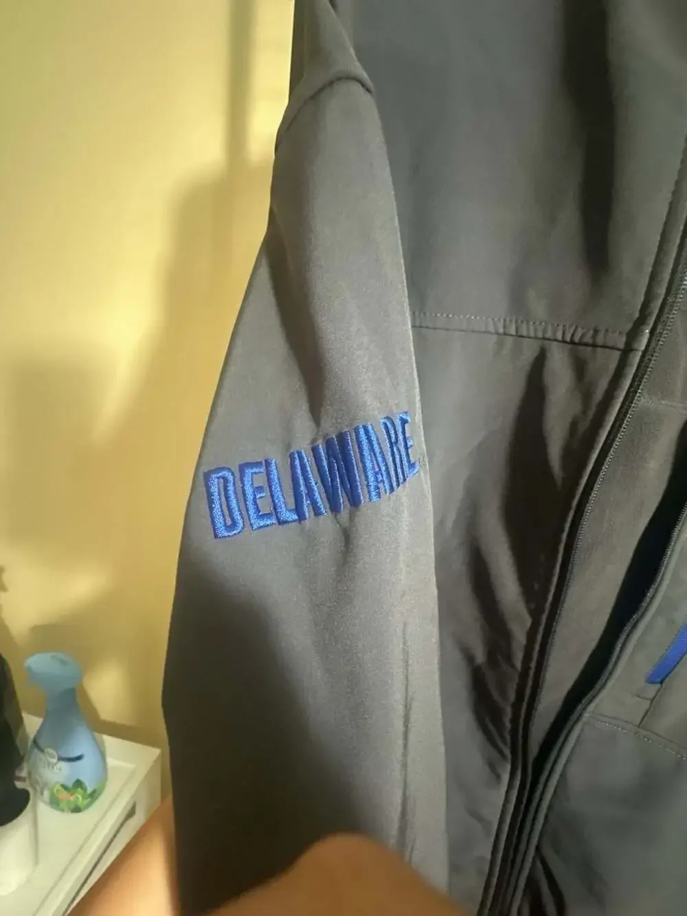 Colosseum Athletics Delaware Fightin' Blue Hens Softshell Fleece-Lined Jacket